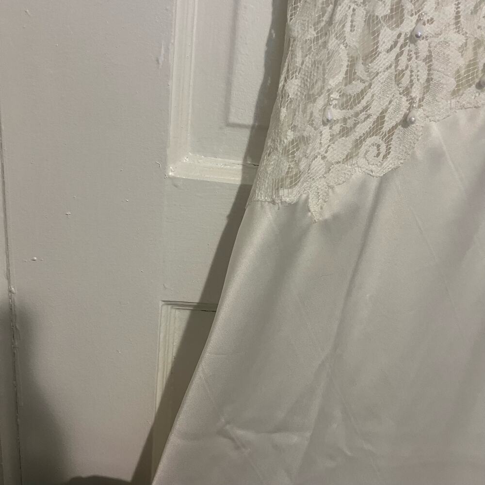 Vintage Gold label Victoria Secret ivory white night gown M - Picture 4 of 10